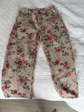 Free People NWT Floral Print Beige Women’s Jeans with Pink Rose Pattern